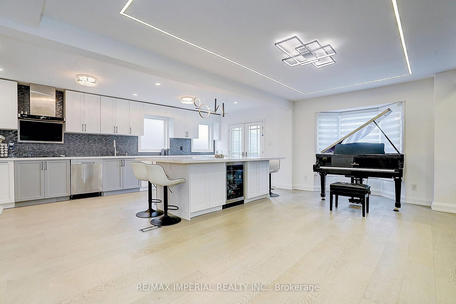 176 Timpson Drive • Aurora, ON photo 13
