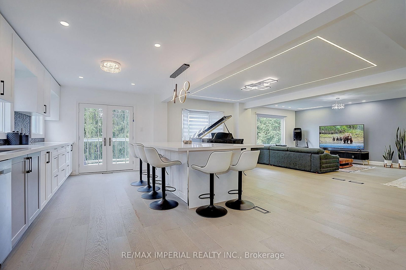 176 Timpson Drive • Aurora, ON photo 14