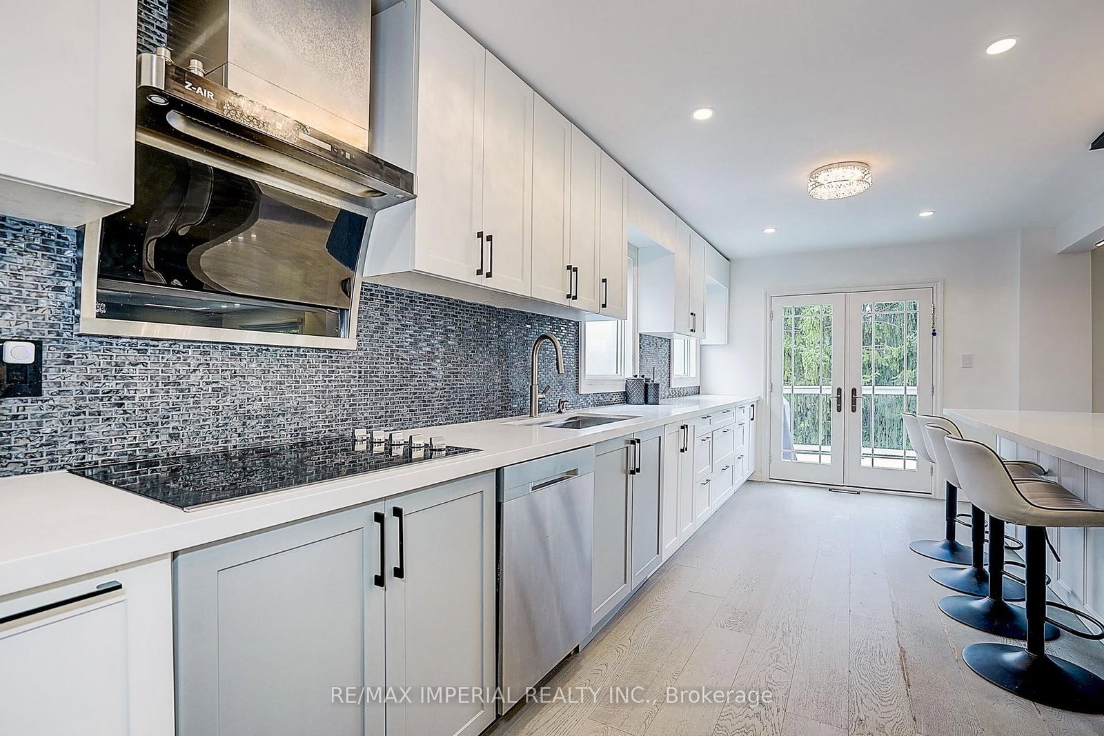 176 Timpson Drive • Aurora, ON photo 15
