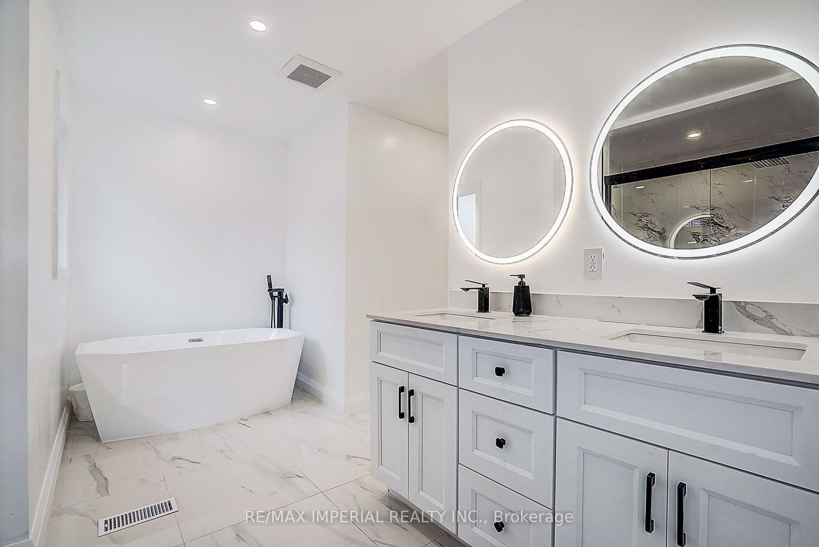 176 Timpson Drive • Aurora, ON photo 25