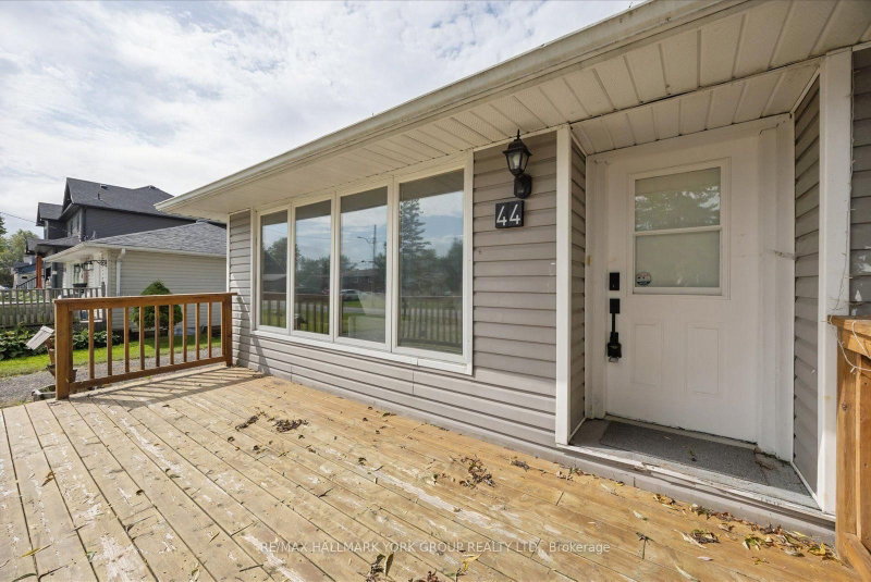 44 Glenview Avenue