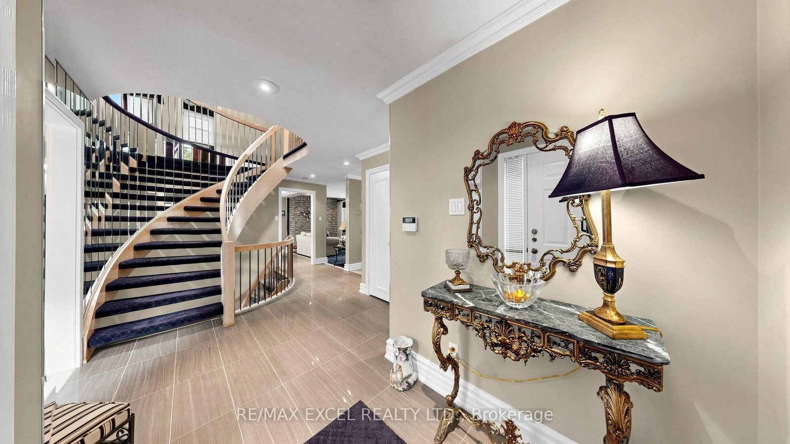 11 Alexis Road • Markham, ON photo 3