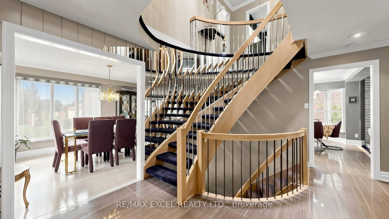 11 Alexis Road • Markham, ON photo 4