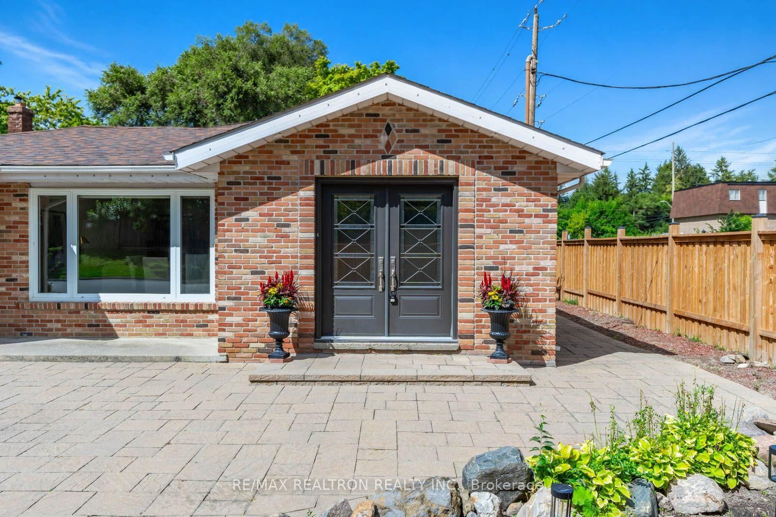 132 Morgan Avenue • Markham, ON photo 2