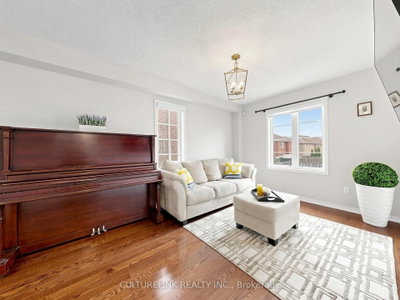 114 Duffin Drive • Whitchurch-Stouffville, ON photo 3