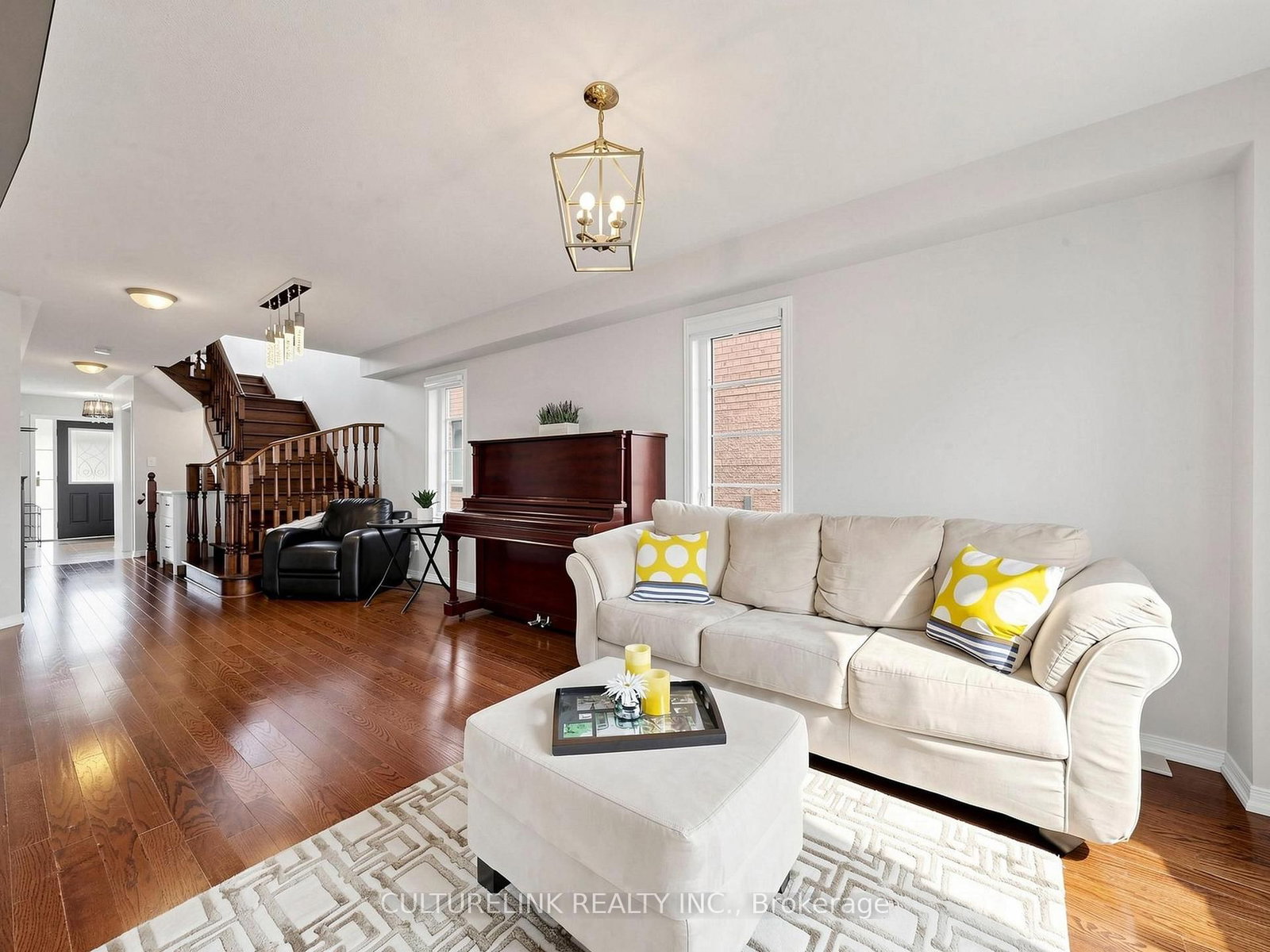 114 Duffin Drive • Whitchurch-Stouffville, ON photo 4