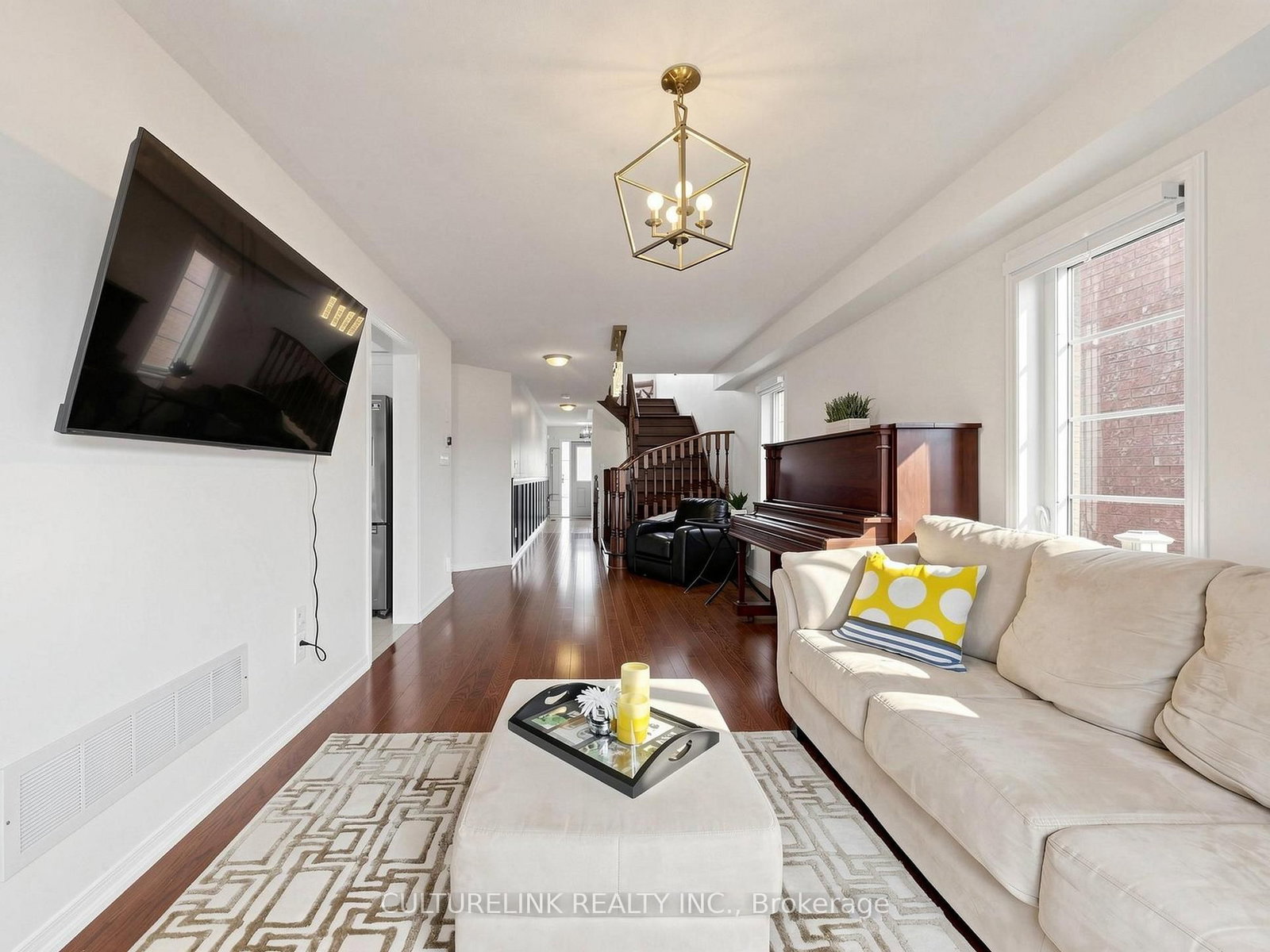 114 Duffin Drive • Whitchurch-Stouffville, ON photo 5