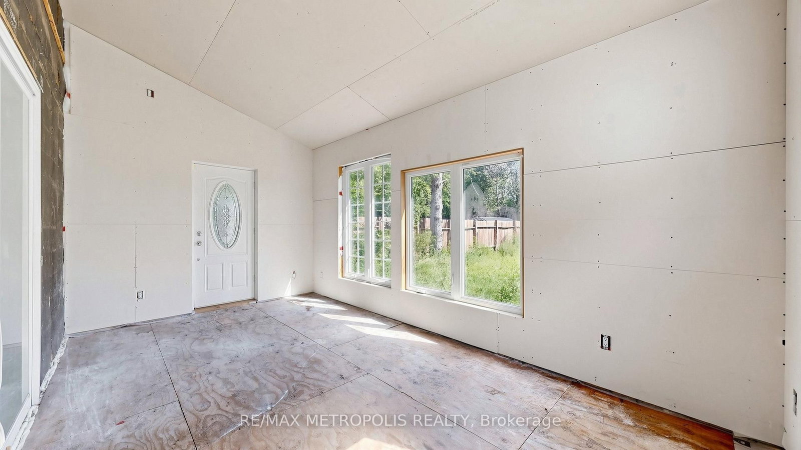 1051 Goshen Road • Innisfil, ON photo 6