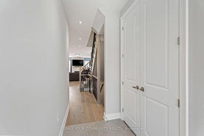 99 Walker Boulevard • New Tecumseth, ON photo 5
