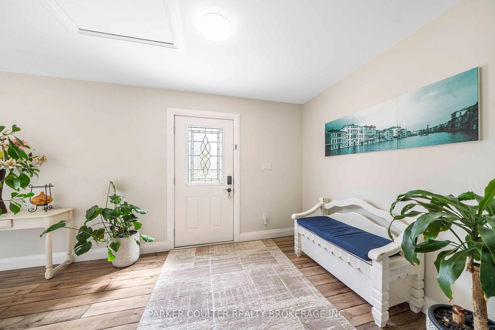 2510 25 Side Road • Innisfil, ON photo 2