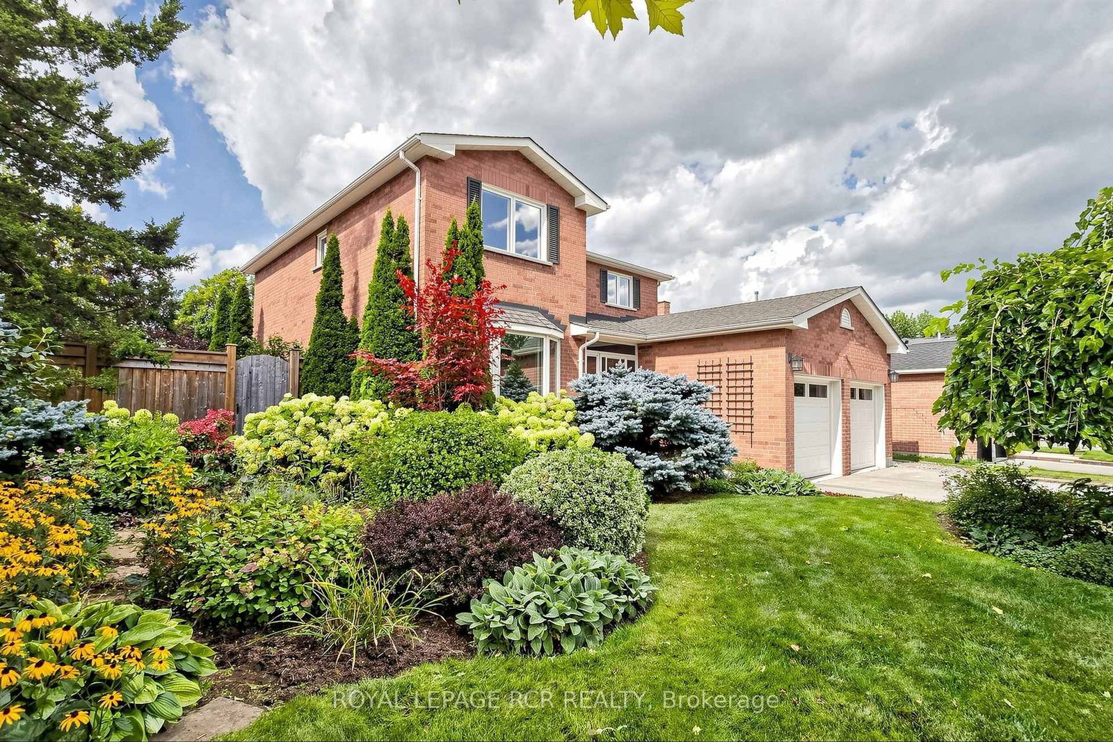 981 Krista Court • Newmarket, ON photo 4
