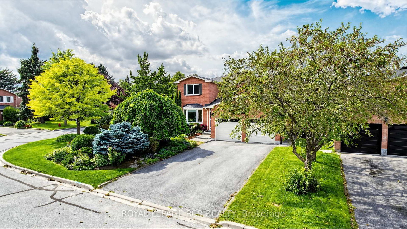 981 Krista Court • Newmarket, ON photo 5