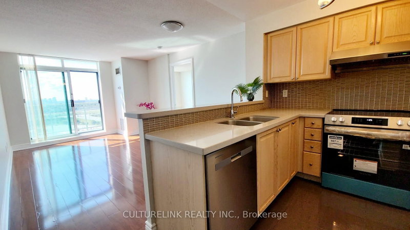 Ph 5 - 39 Oneida Crescent