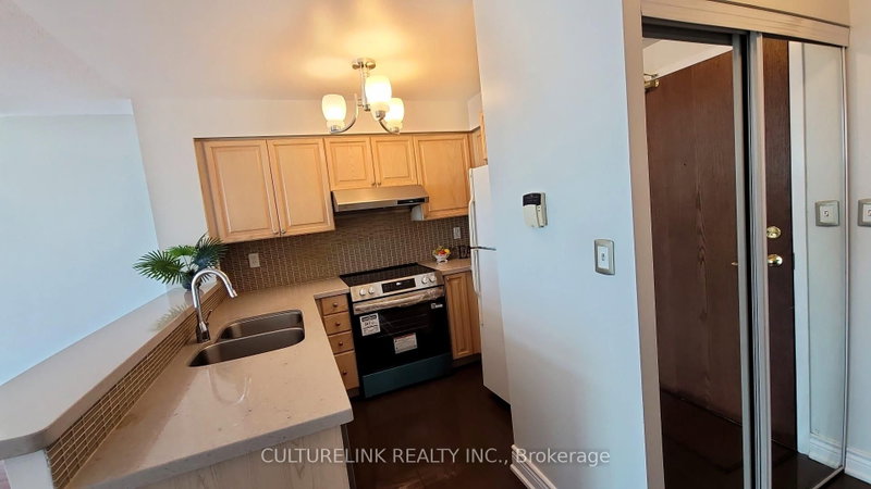 Ph 5 - 39 Oneida Crescent