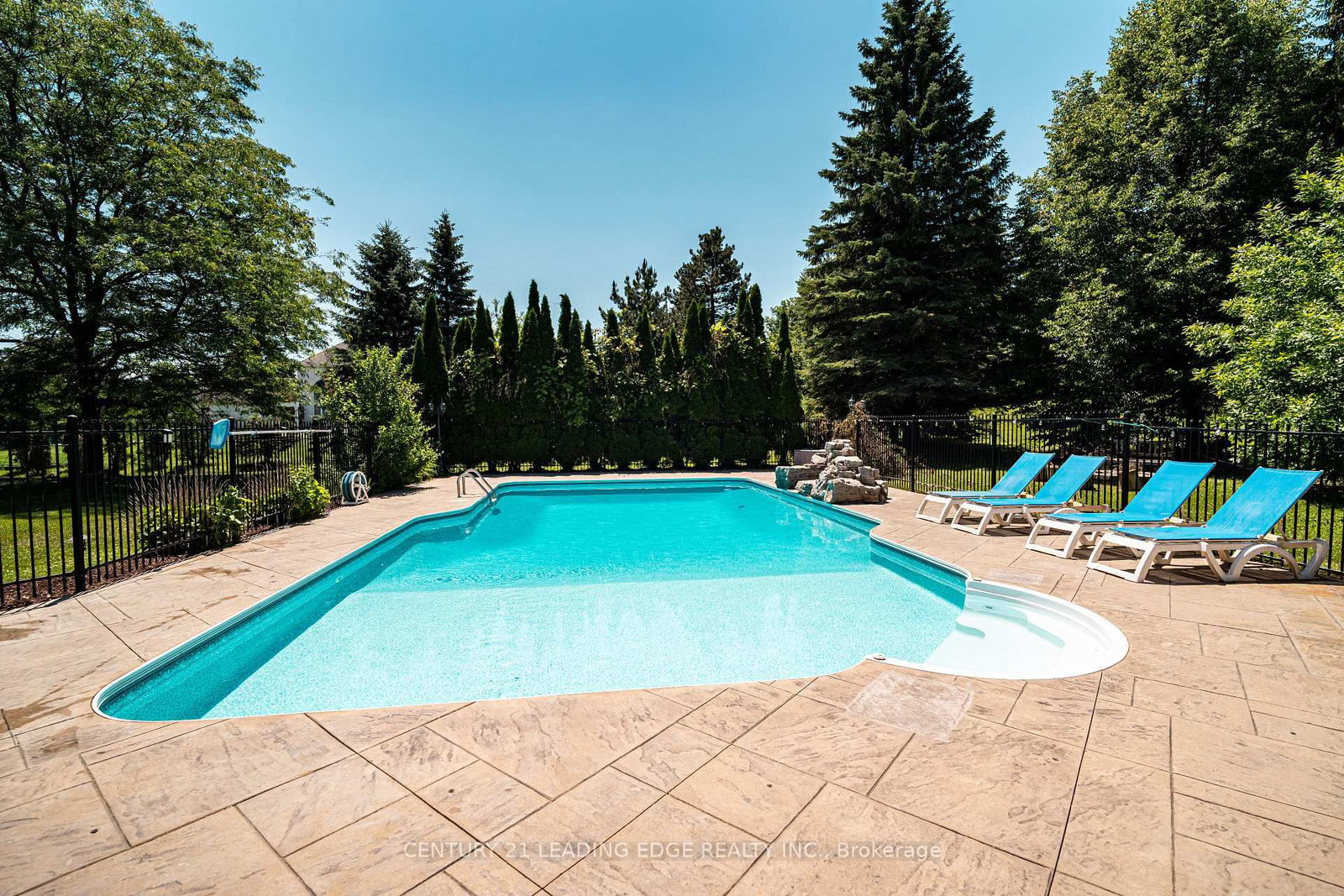 6 Stonegate Street • Whitchurch-Stouffville, ON photo 50
