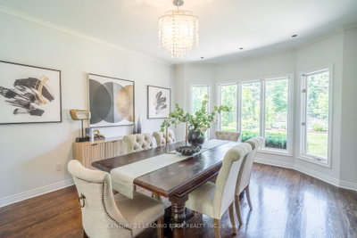 6 Stonegate Street • Whitchurch-Stouffville, ON photo 8