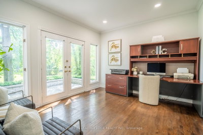 6 Stonegate Street • Whitchurch-Stouffville, ON photo 9