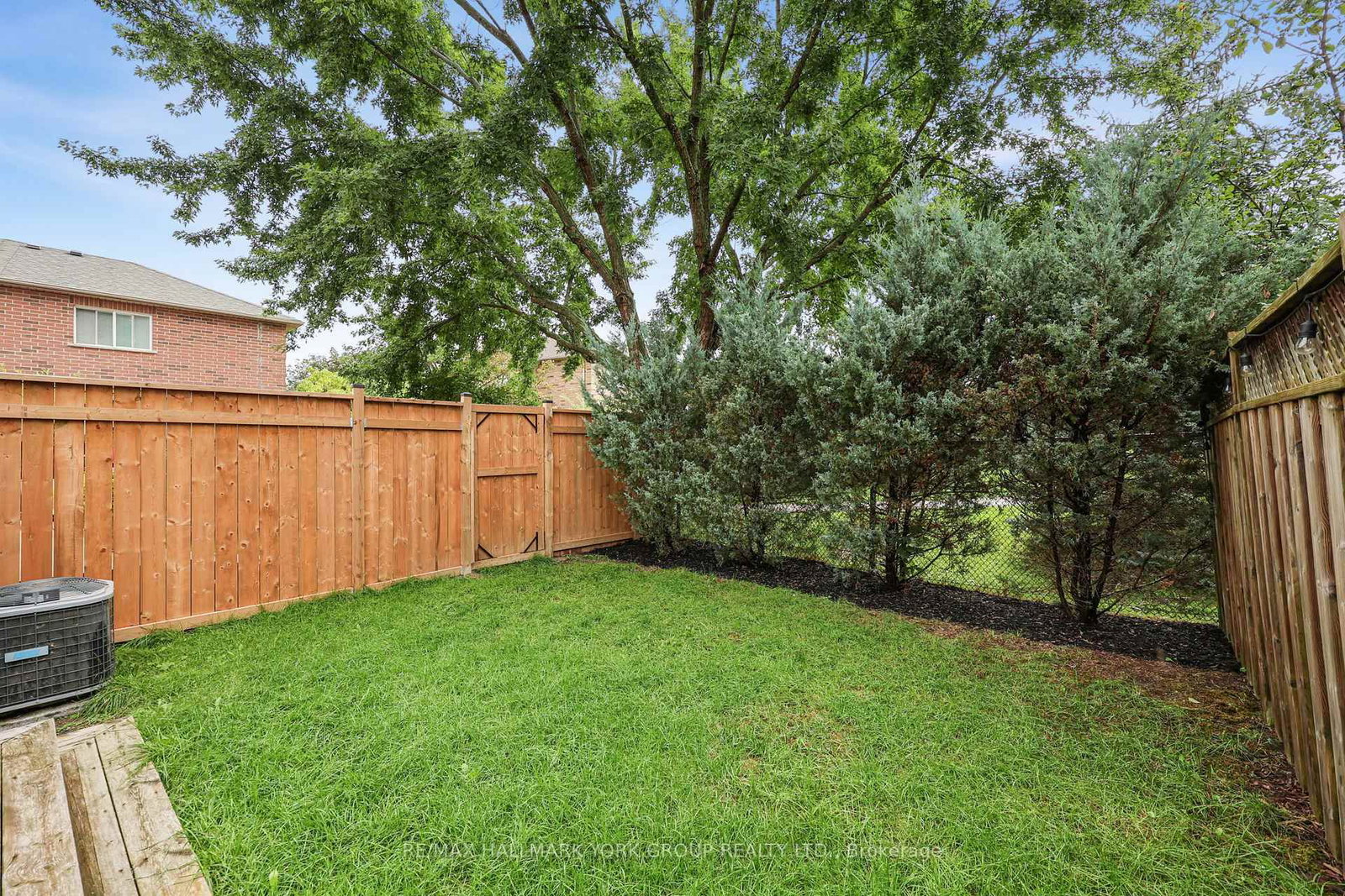 620 Bondi Avenue • Newmarket, ON photo 39