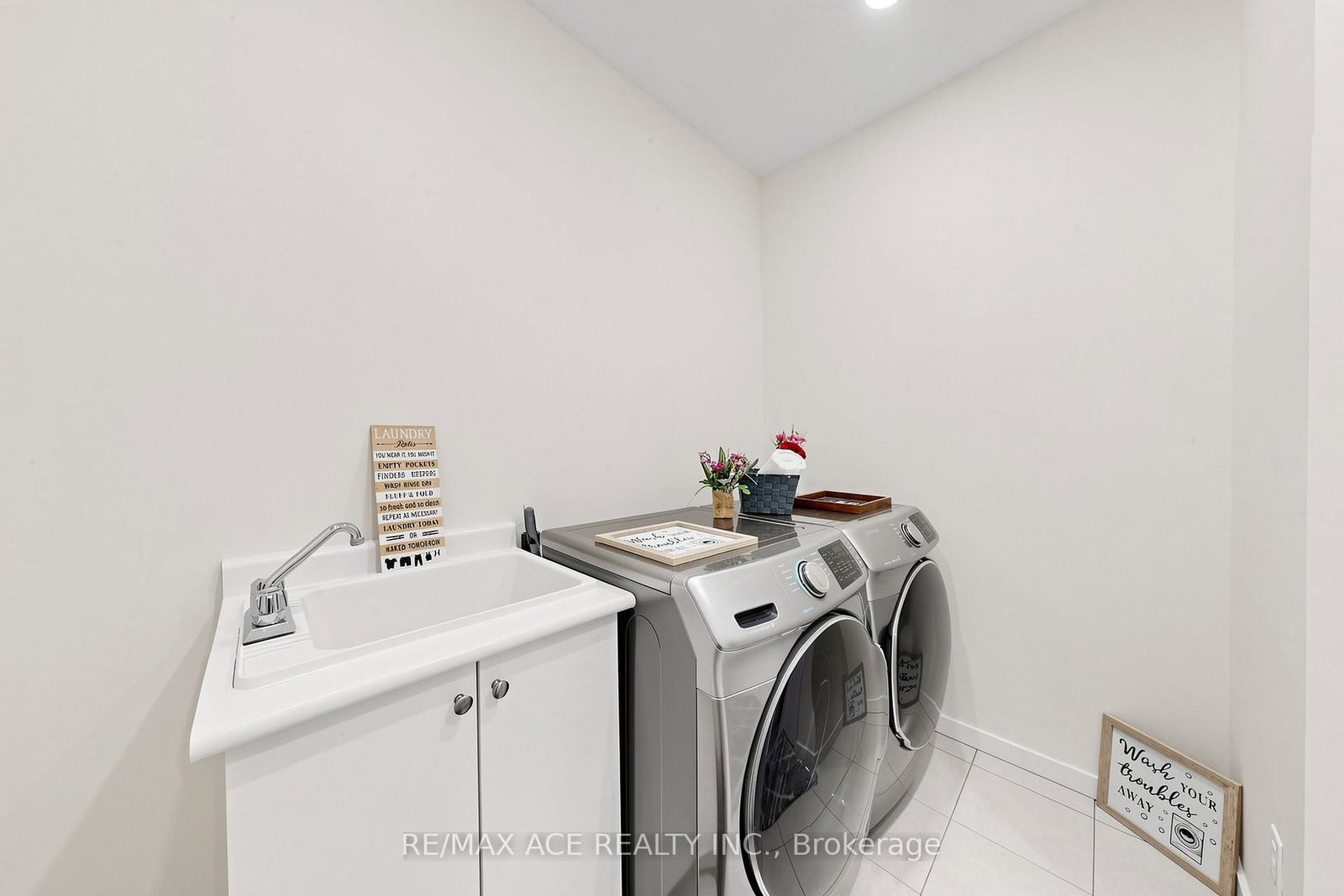 368 Elyse Court • Aurora, ON photo 18