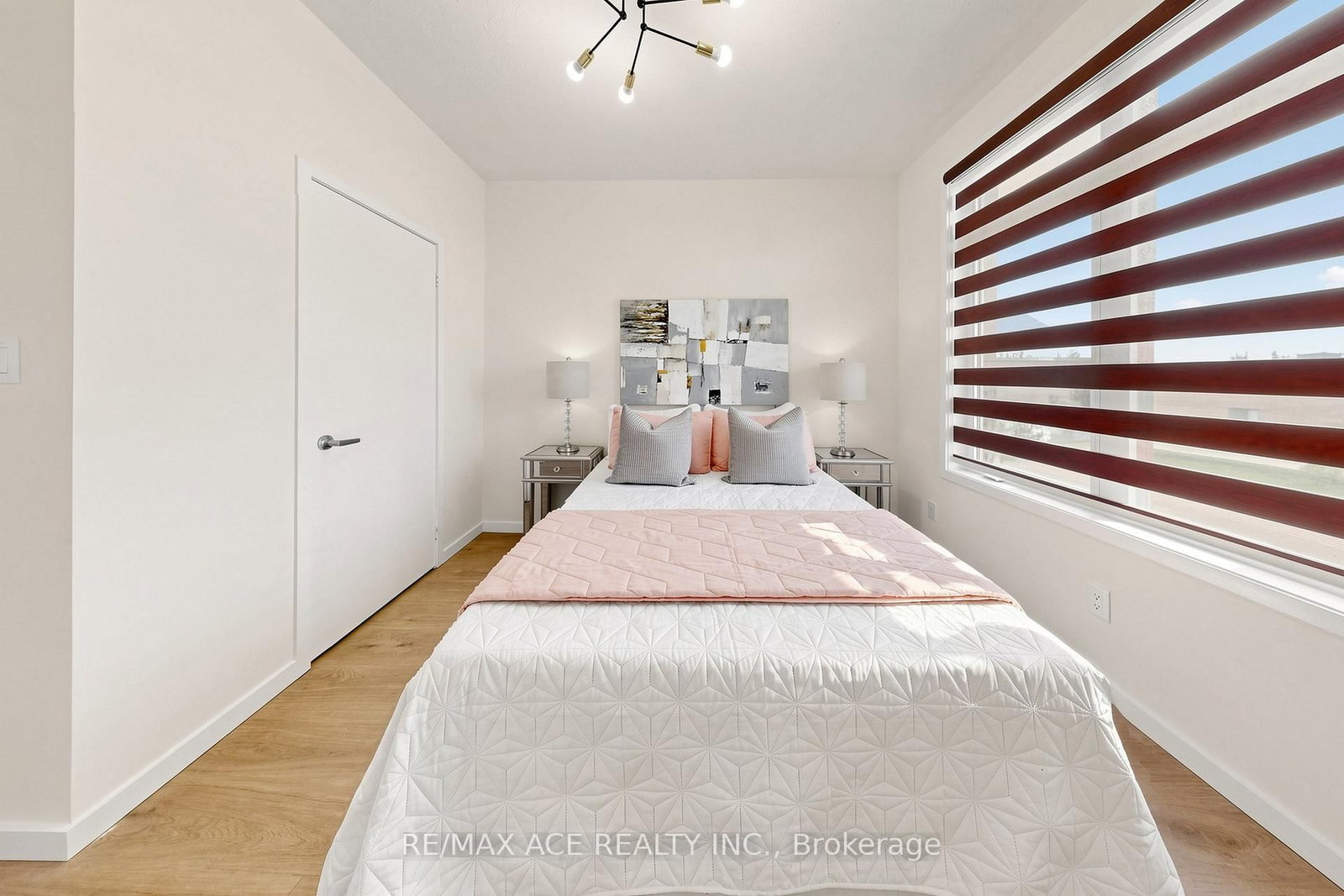 368 Elyse Court • Aurora, ON photo 33