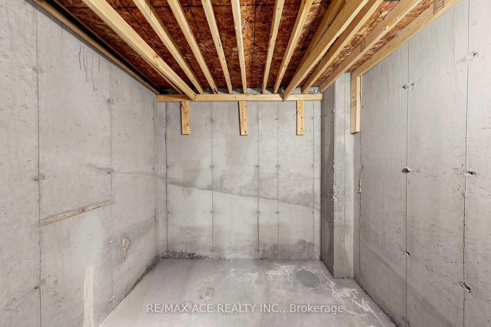368 Elyse Court • Aurora, ON photo 45