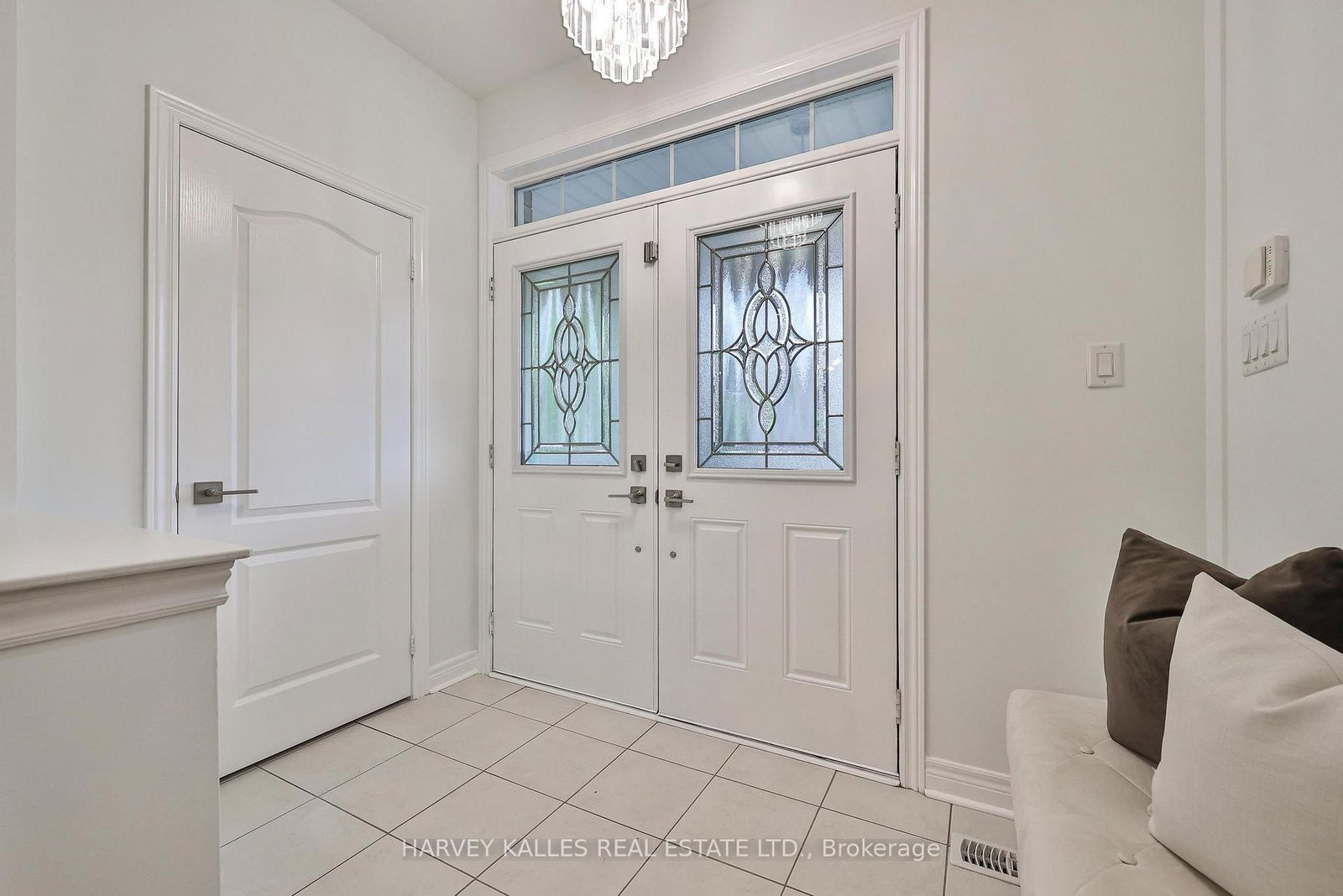 46 Grayleaf Drive • Whitchurch-Stouffville, ON photo 10