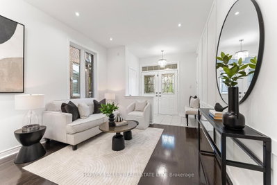 46 Grayleaf Drive • Whitchurch-Stouffville, ON photo 8