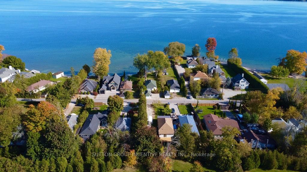 1556 Houston Avenue • Innisfil, ON photo 3