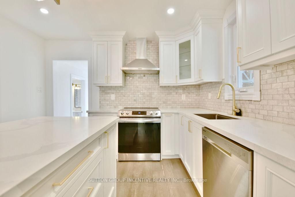 1556 Houston Avenue • Innisfil, ON photo 6
