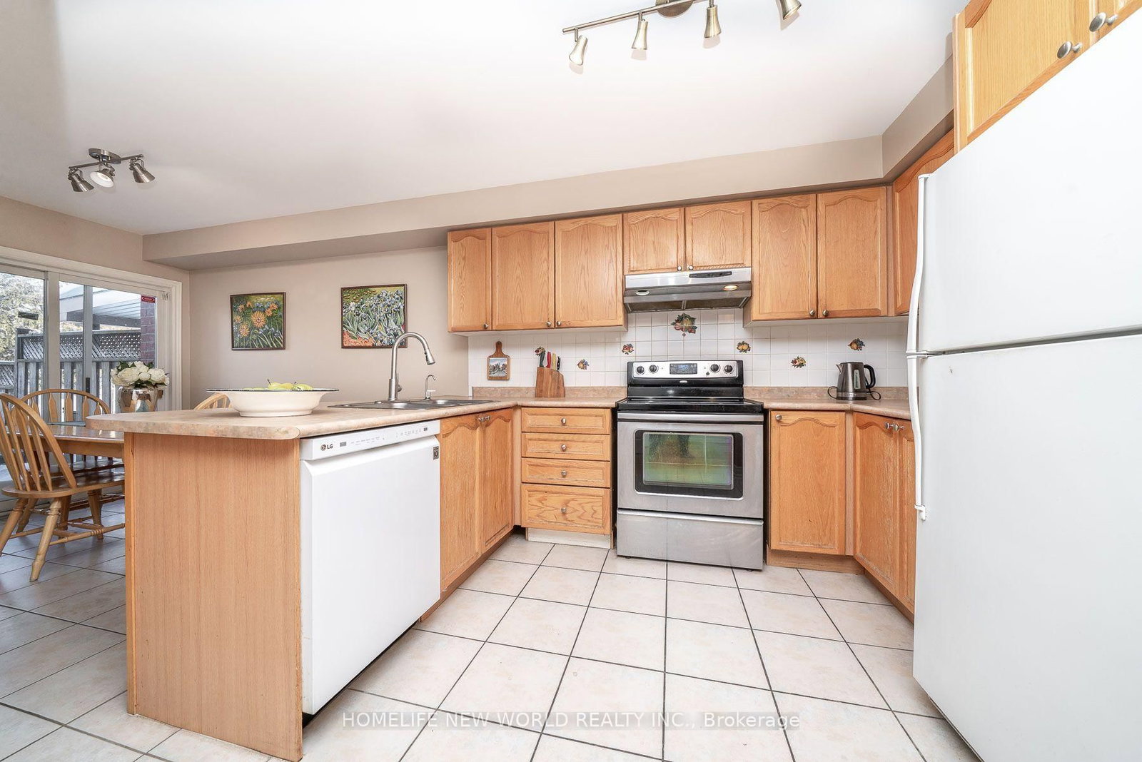 26 Cape Breton Court • Richmond Hill, ON photo 8