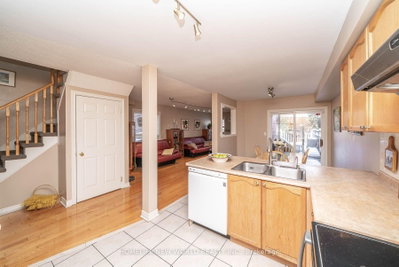 26 Cape Breton Court • Richmond Hill, ON photo 9