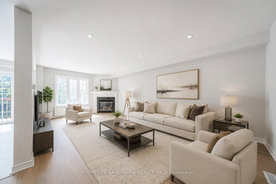 59 Bloomgate Crescent • Richmond Hill, ON photo 6
