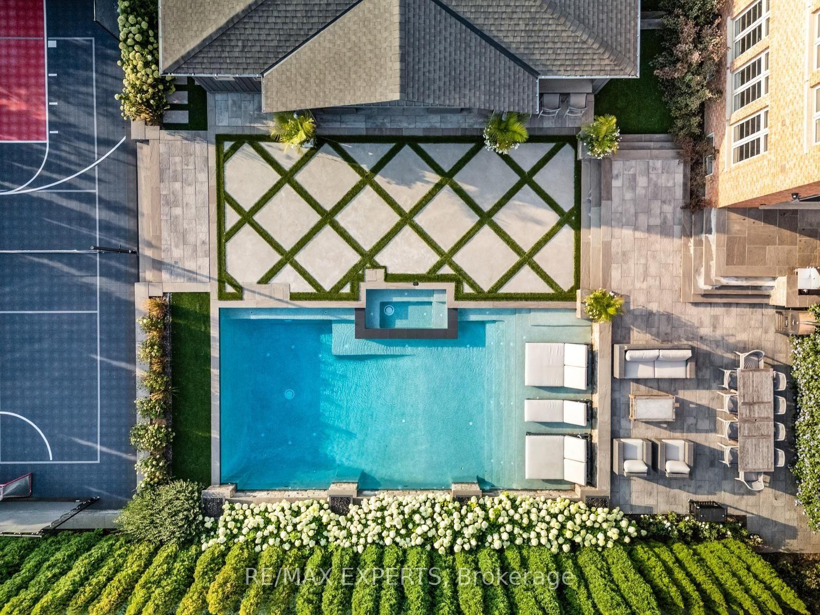 98 Endless Circle • Vaughan, ON photo 48