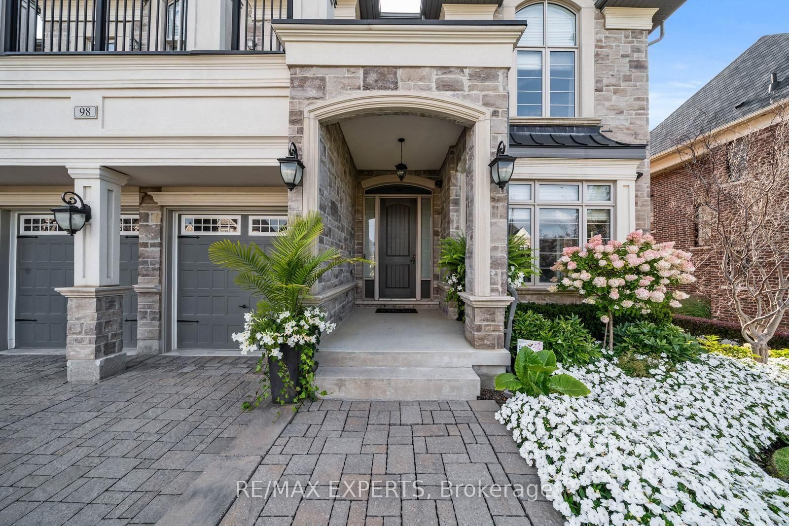 98 Endless Circle • Vaughan, ON photo 5