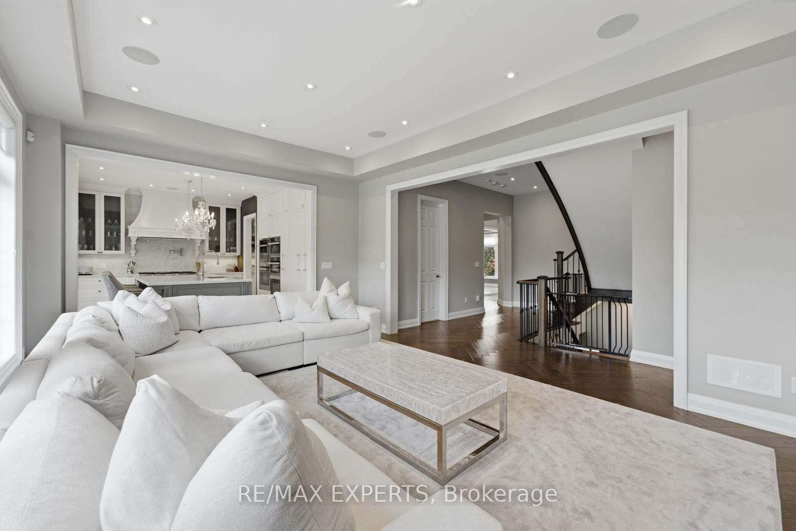 98 Endless Circle • Vaughan, ON photo 9