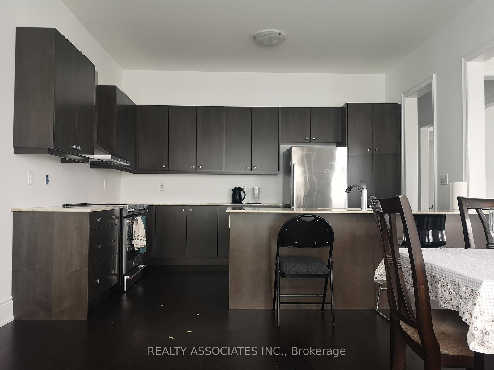 241 Stormont Trail • Vaughan, ON photo 10