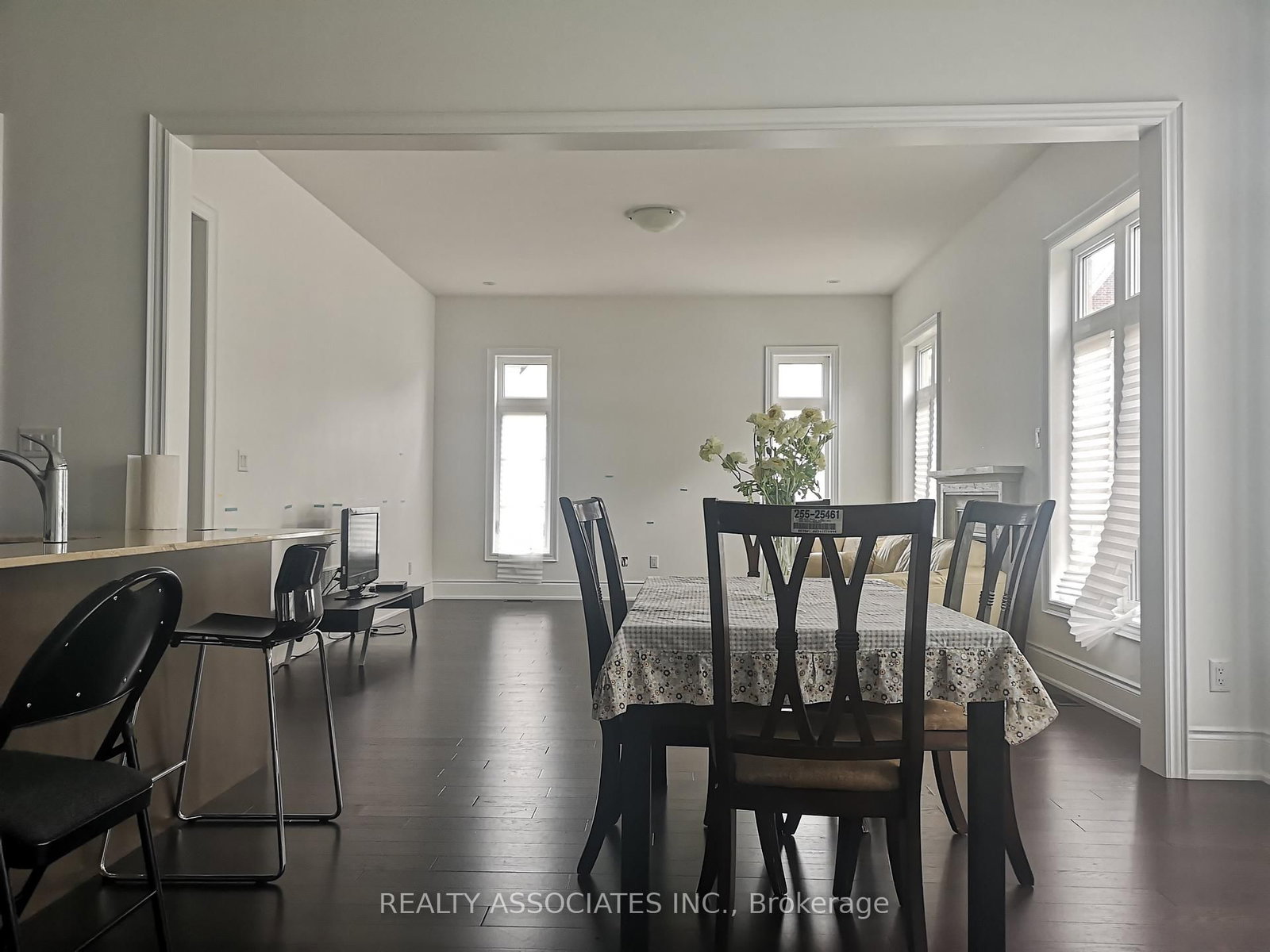 241 Stormont Trail • Vaughan, ON photo 8