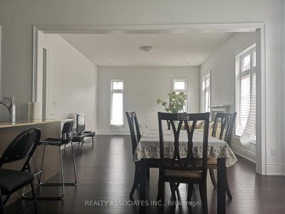 241 Stormont Trail • Vaughan, ON photo 8