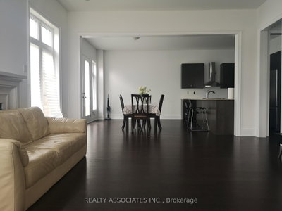 241 Stormont Trail • Vaughan, ON photo 9