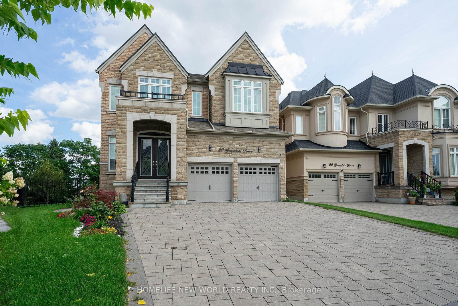 20 Gracedale Drive • Richmond Hill, ON photo 3