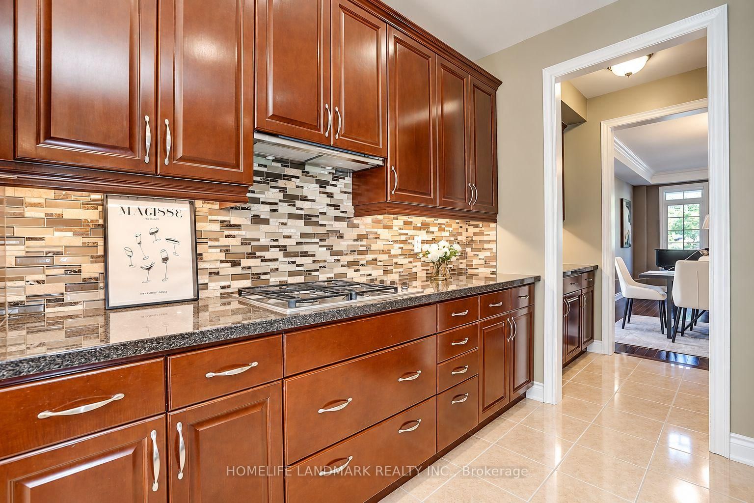 1061 Nellie Little Crescent • Newmarket, ON photo 12