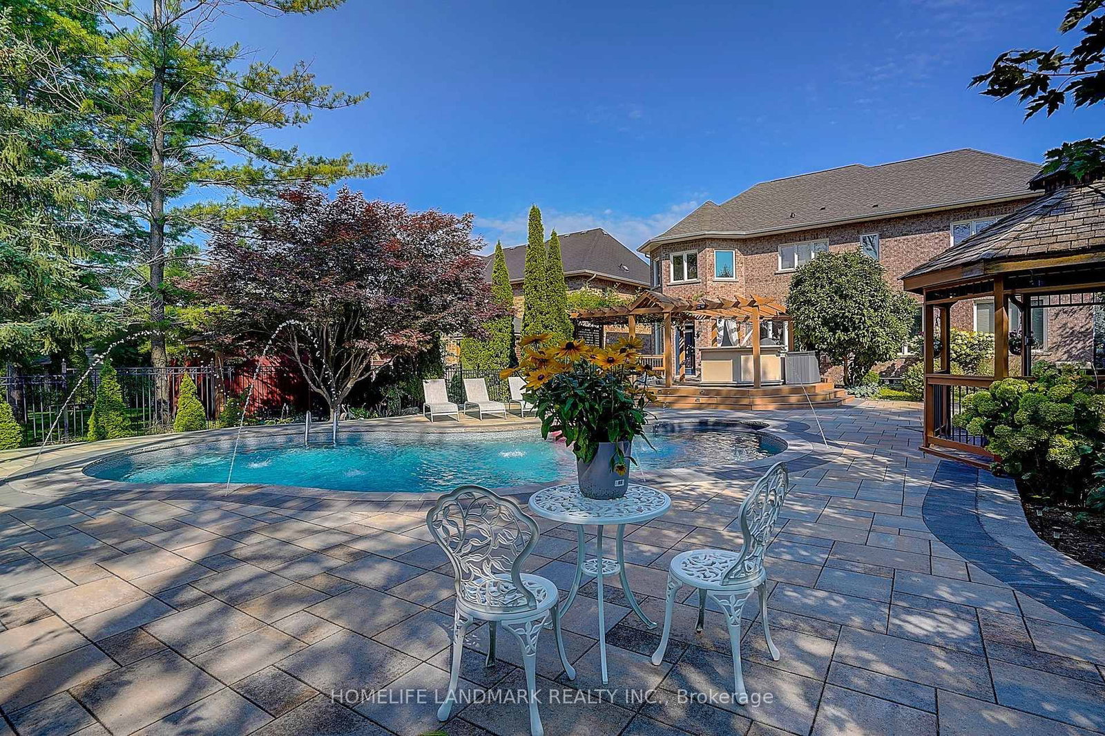1061 Nellie Little Crescent • Newmarket, ON photo 37