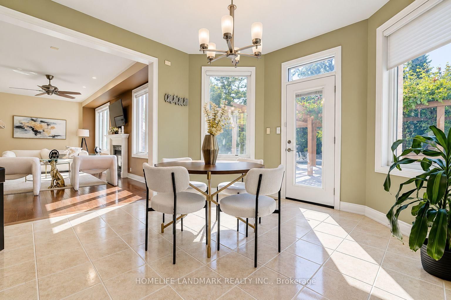 1061 Nellie Little Crescent • Newmarket, ON photo 9