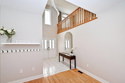 124 Milby Crescent • Bradford West Gwillimbury, ON photo 5