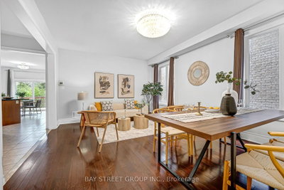 45 Old Orchard Crescent • Richmond Hill, ON photo 5