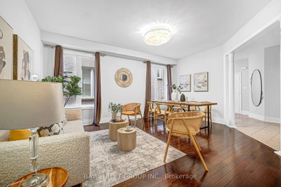 45 Old Orchard Crescent • Richmond Hill, ON photo 6