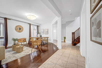 45 Old Orchard Crescent • Richmond Hill, ON photo 9