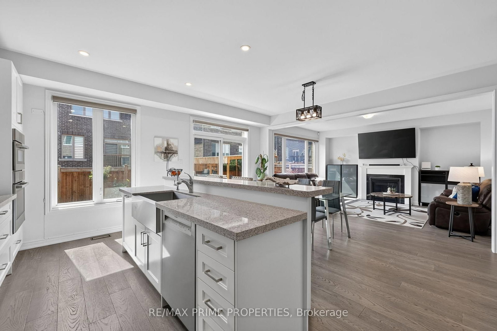 28 Frederick Taylor Way • East Gwillimbury, ON photo 17