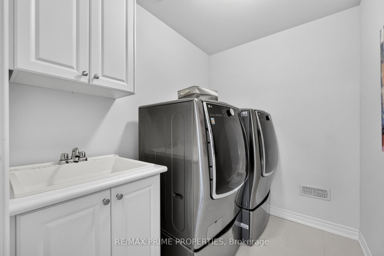 28 Frederick Taylor Way • East Gwillimbury, ON photo 36
