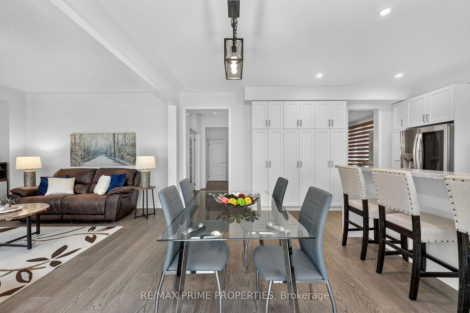 28 Frederick Taylor Way • East Gwillimbury, ON photo 5